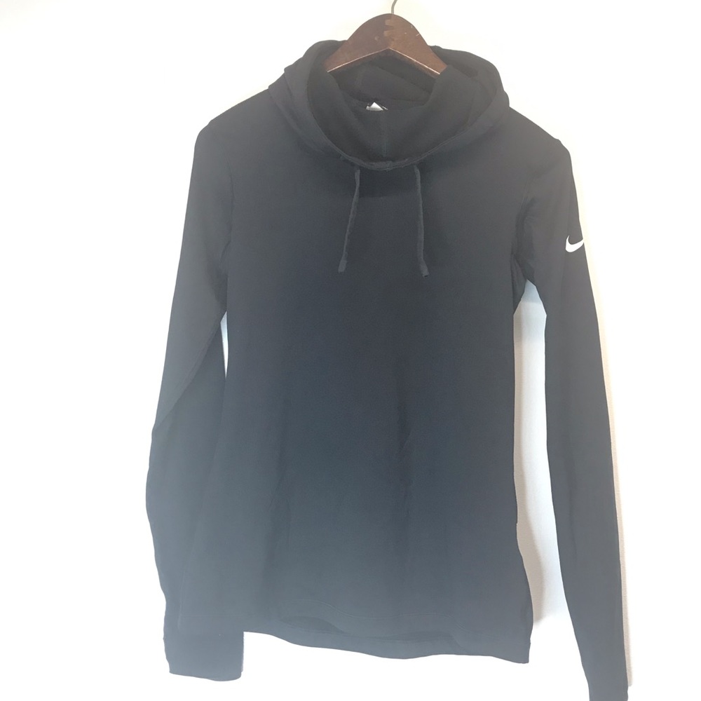 3️⃣for 💲2️⃣8️⃣ Nike Thermal M-52